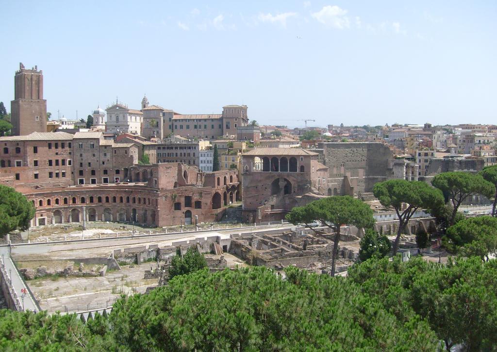 Viale Del Colosseo Acomodação com café da manhã Roma Exterior foto